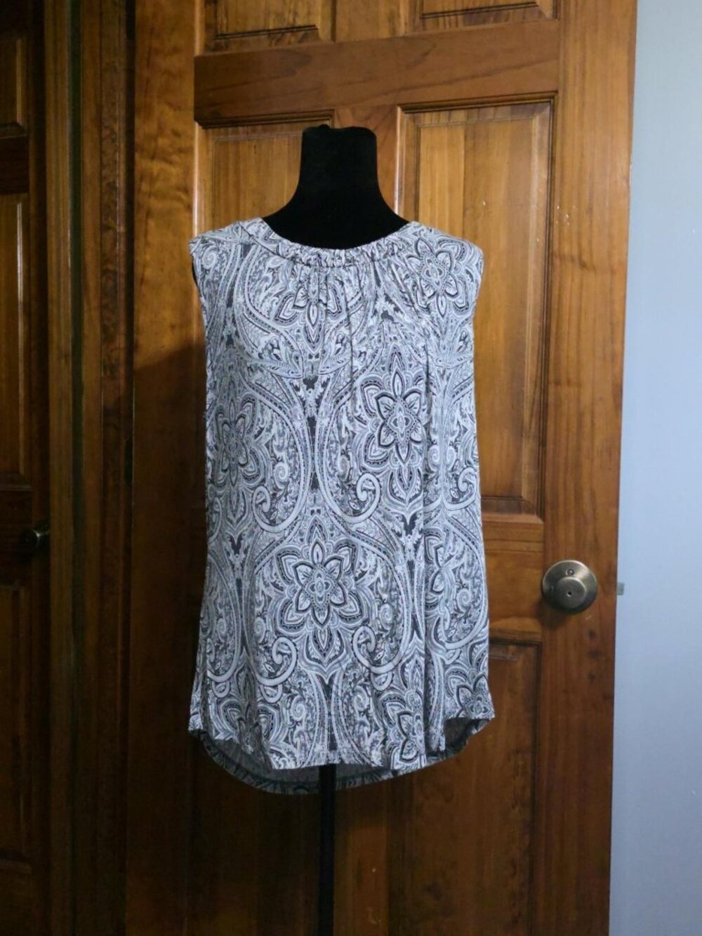 Black and White, Boho Paisley Tunic, Pleated, Size Large, Croft & Barrow